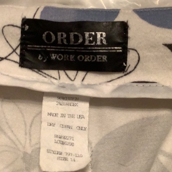 White floral print capris, gently used, like new! - Picture 4 of 5